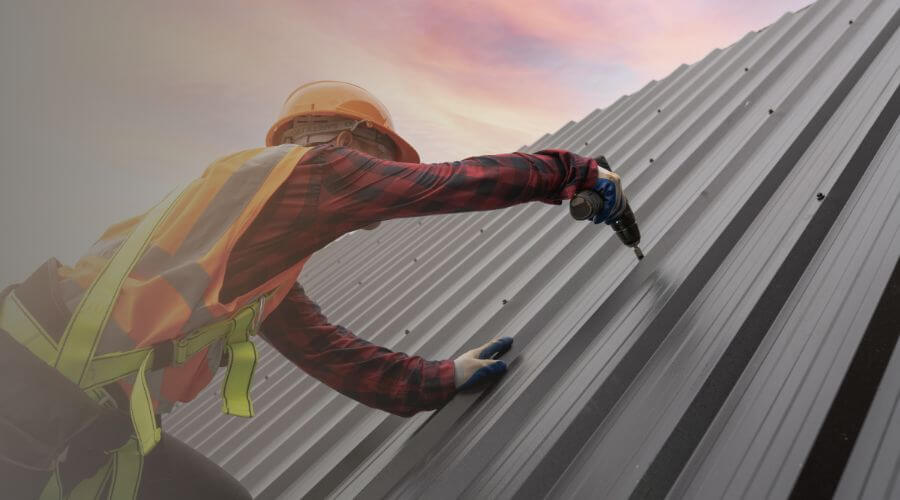 Professional gutter cleaning in Aiea, HI